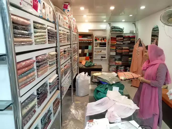 Kalyan Beauty Parlour