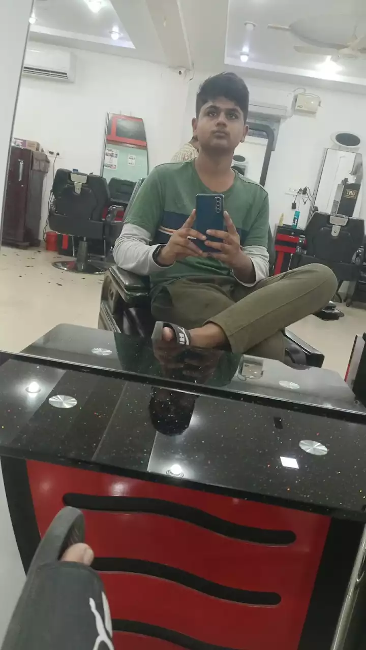 Wow Mens Beauty Parlour