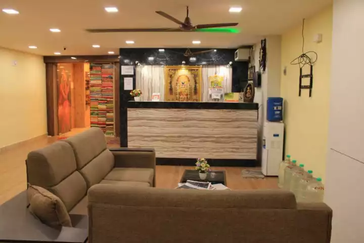 MP Makeover Studio & Academy
