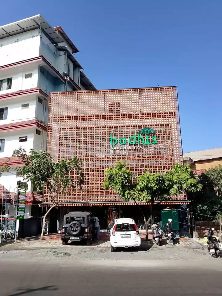 Bodhis Salon & Spa opp Stadium pavilion
