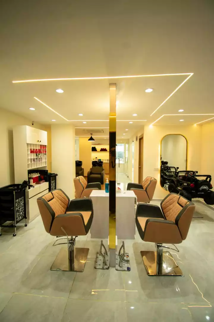 STUDIO11 Family Salon