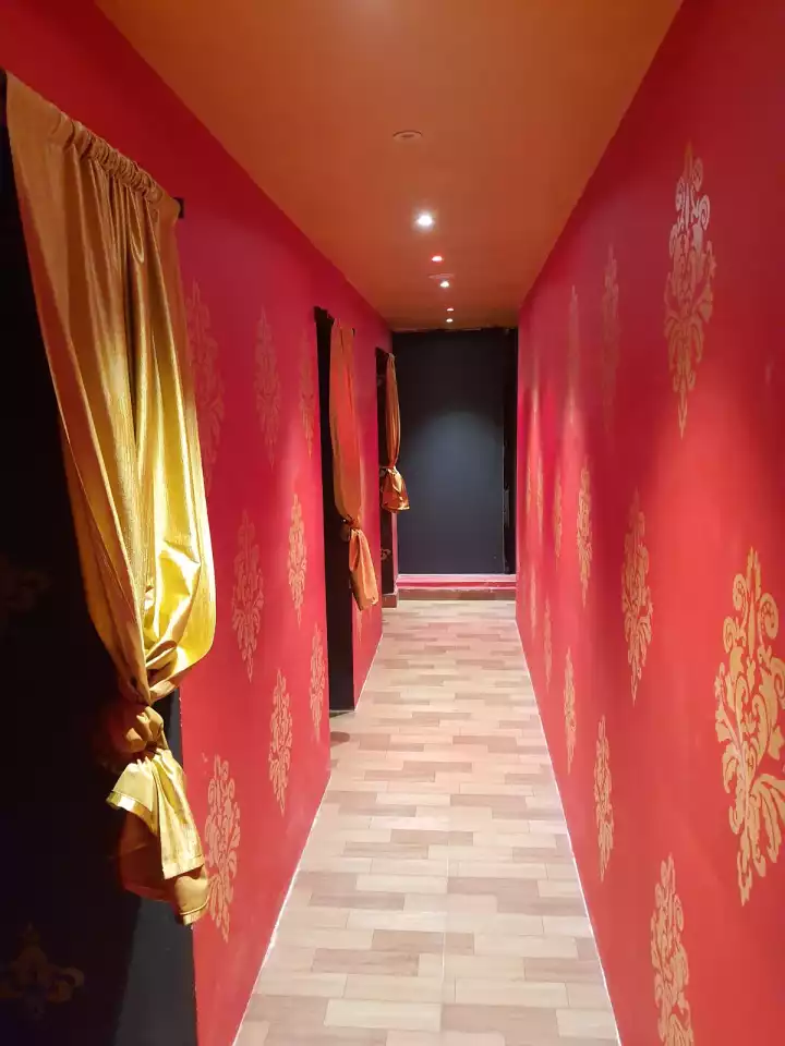 The signature unisex spa