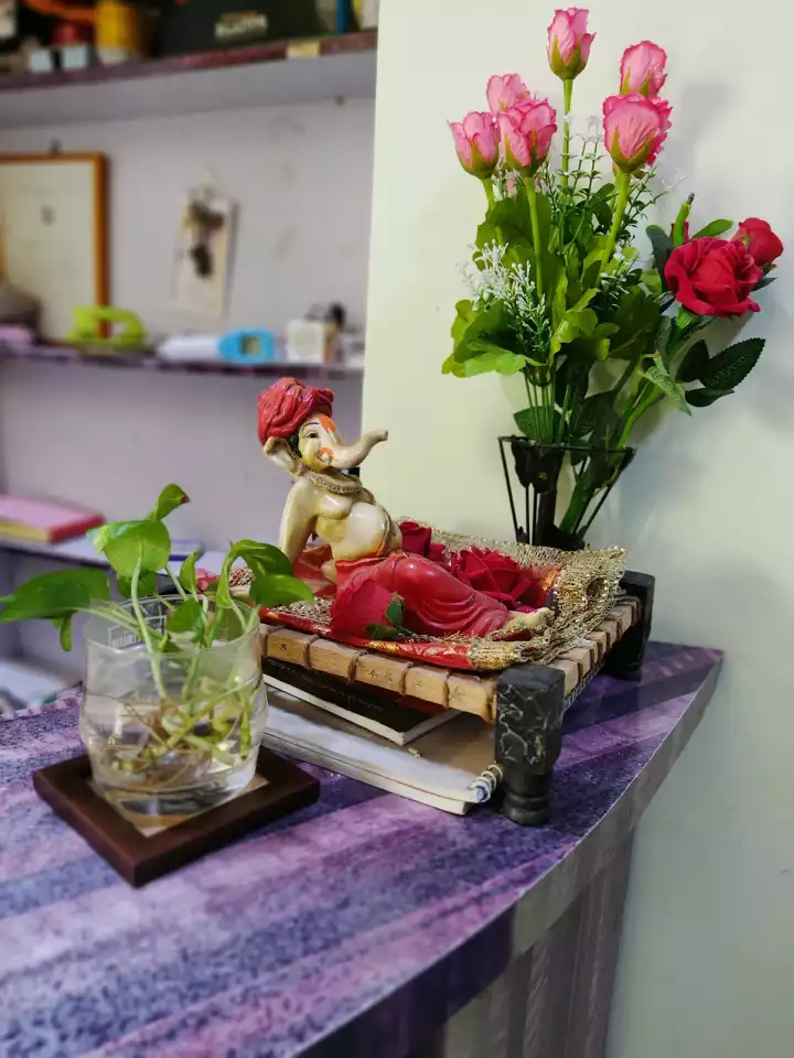 Solastaa Salon Kalyan
