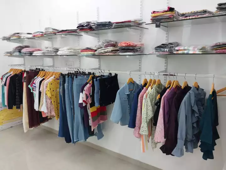 DKs Unisex Salon