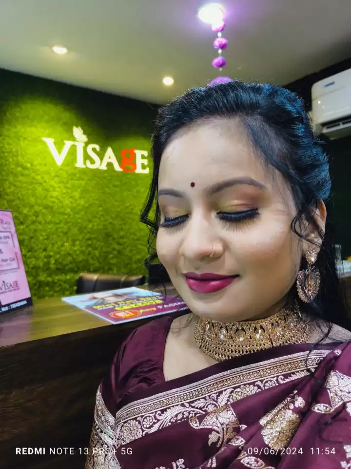 DYLAN VISAGE UNISEX HAIR SALON