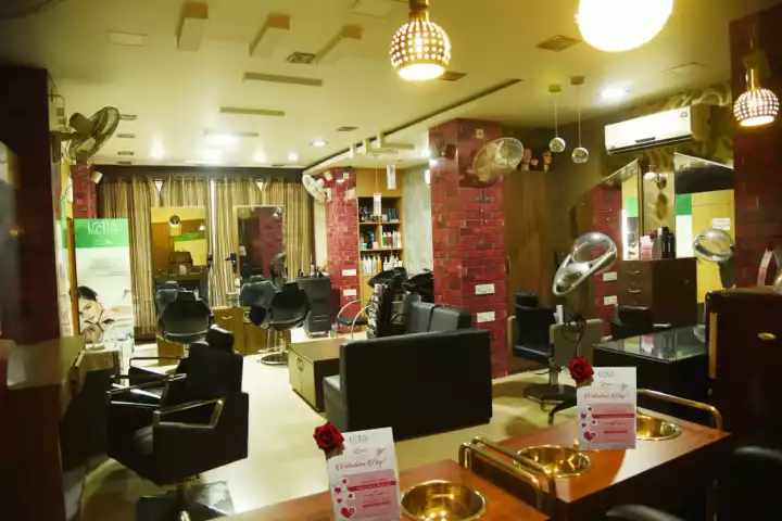 Rashmi Hair And Beauty Studio