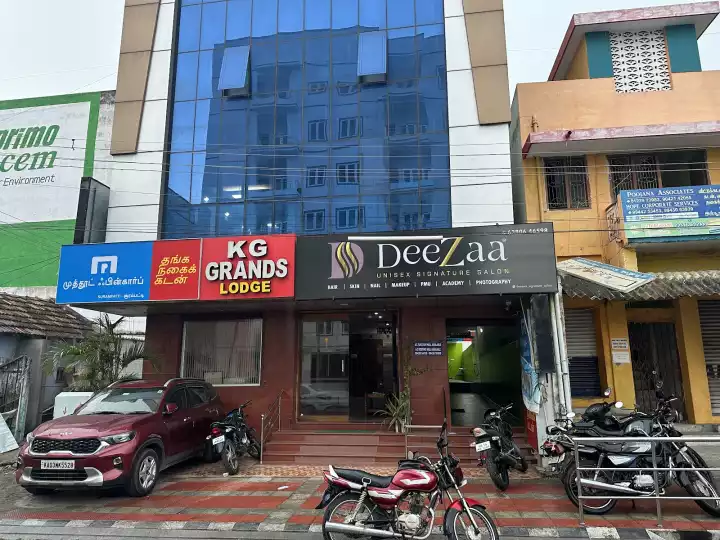 Deezaa Signature Salon in Erode