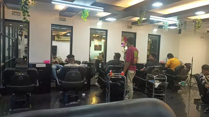 Deezaa Signature Salon in Erode