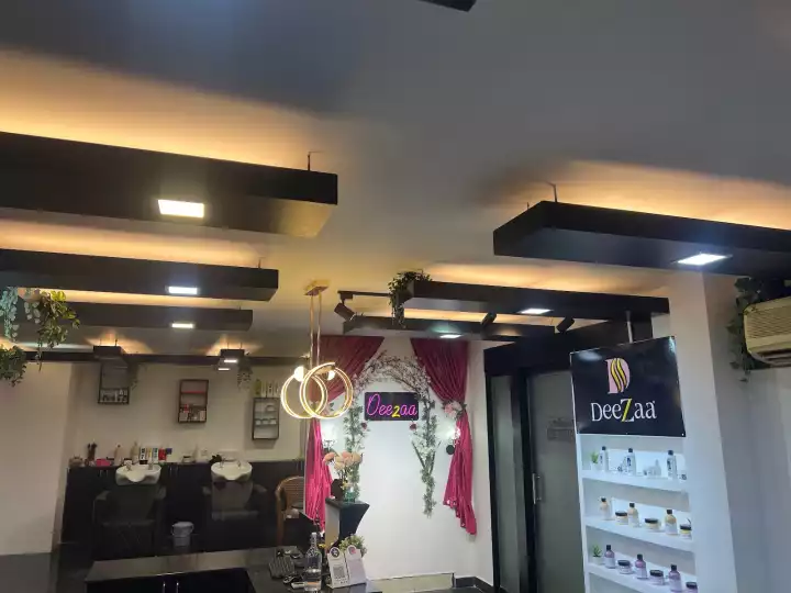 Deezaa Signature Salon in Erode