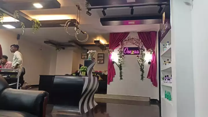Deezaa Signature Salon in Erode