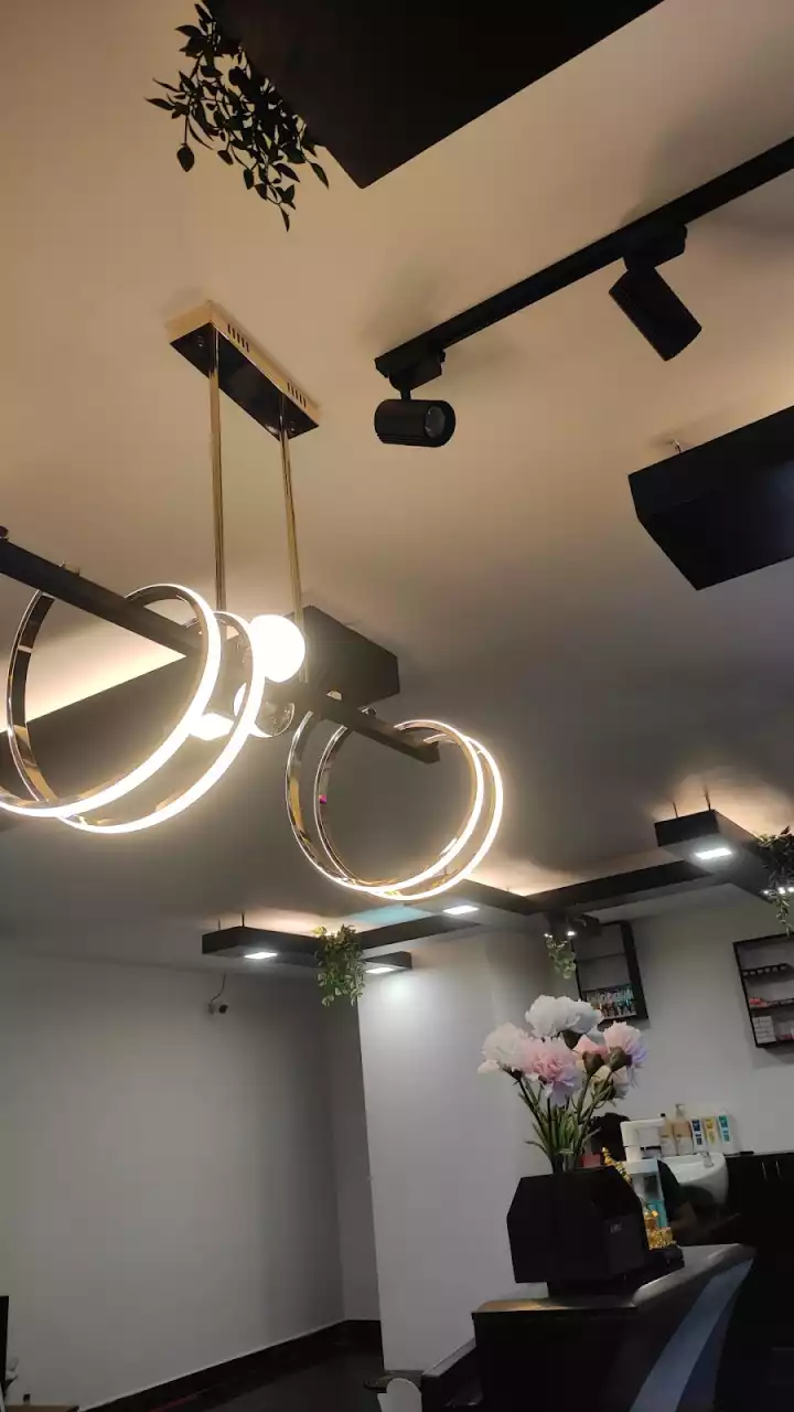 Deezaa Signature Salon in Erode