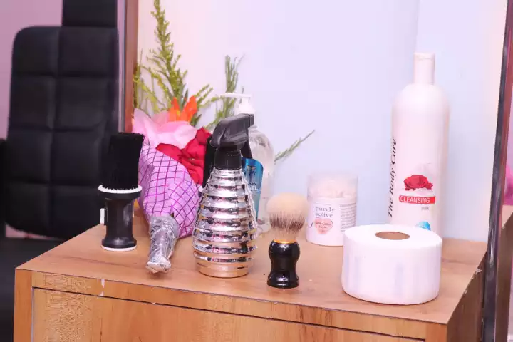 Valentin Unisex Salon