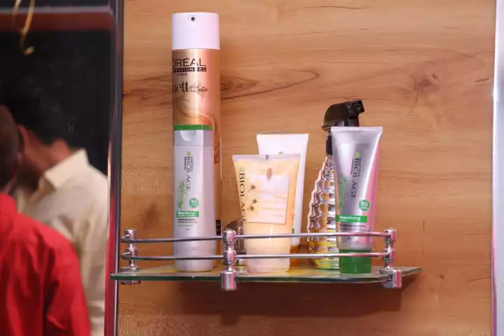 Valentin Unisex Salon