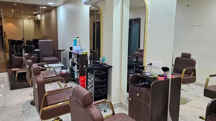 Mist Unisex Salon