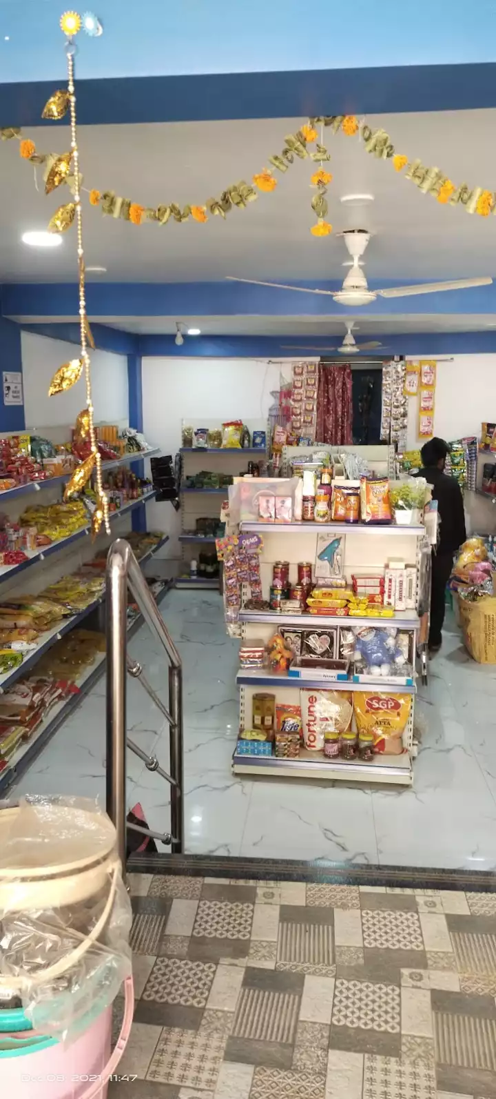 4 Season Beauty Salon & cosmetics