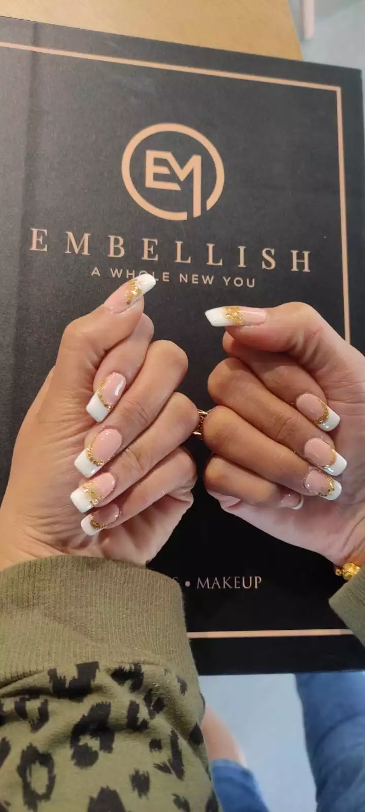 EMBELLISH THE UNISEX STUDIO