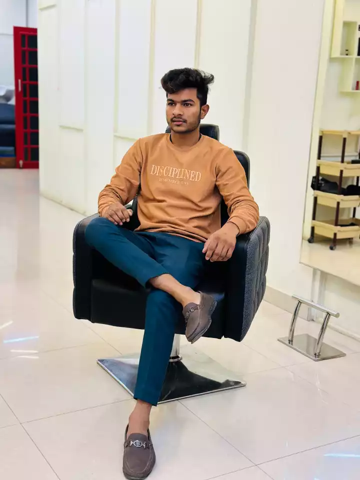 Absolute Makeover Unisex Salon