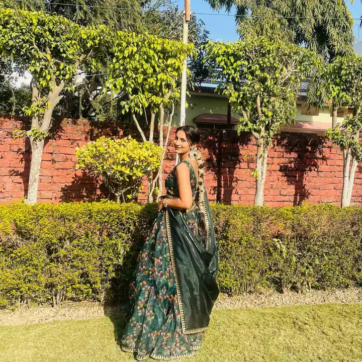 Ayushi Dixit Makeup artist
