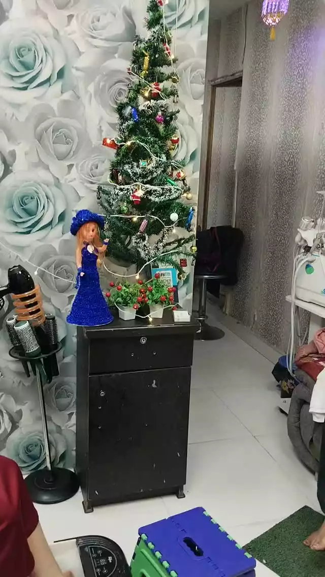 Salon in Noida