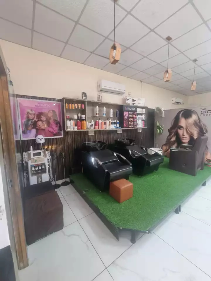 sanjana unisex salon