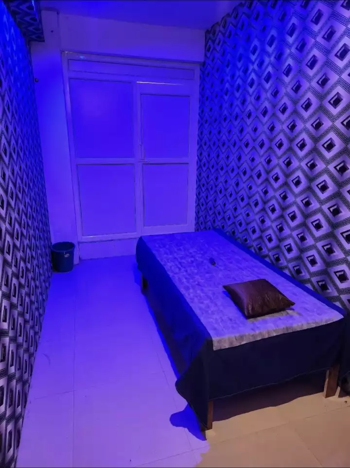 LA Angel Unisex Spa Saloon