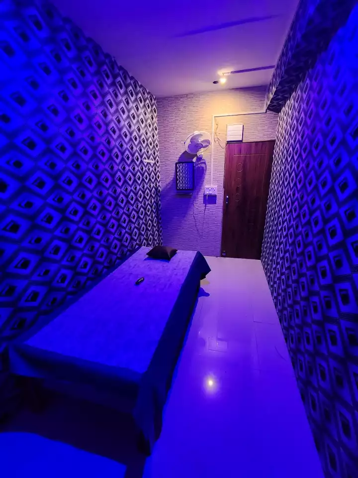 LA Angel Unisex Spa Saloon