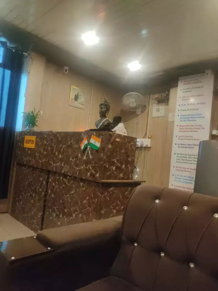LA Angel Unisex Spa Saloon
