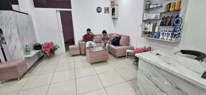 Rudra unisex salon