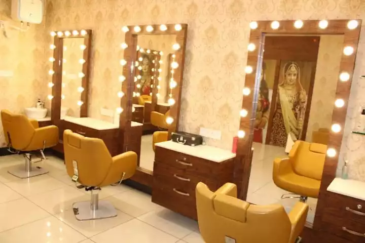 She beauty parlour