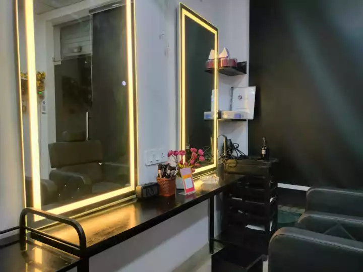Madhuri Beauty Salon