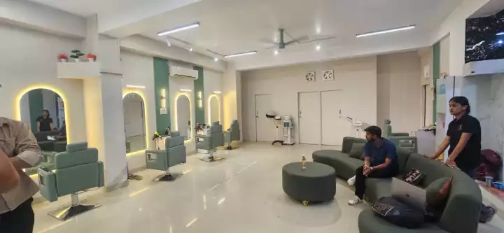 Liore Unisex Salon