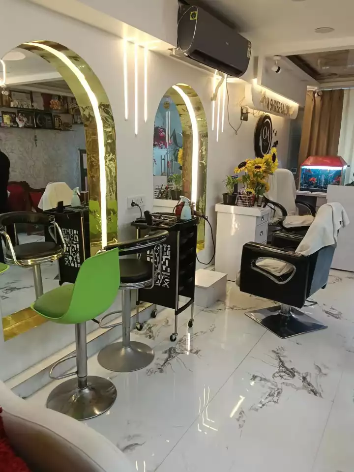 Salon in Raebareli