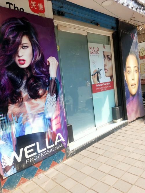 Saffron Beauty Parlour