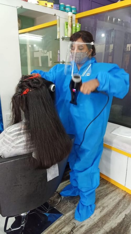 Cuts N Curls Beauty Clinic & Training Centre