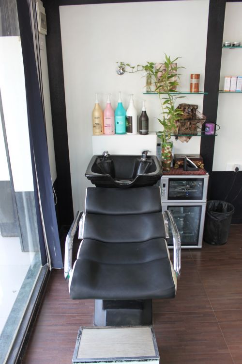 Kaifee Stylist Unisex Salon