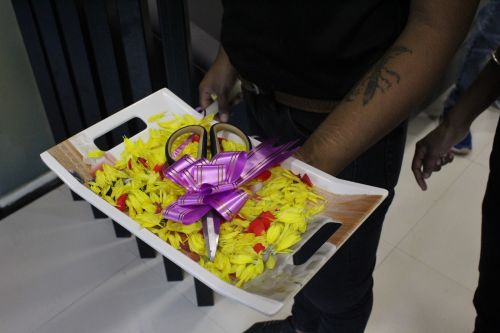 Naturals Unisex Salon And Spa