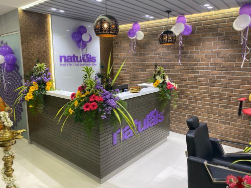 Naturals Unisex Salon And Spa