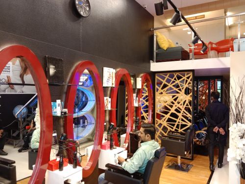 Royal Touch The Family Salon