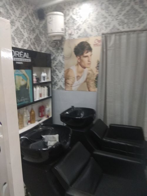 Saloon lounge
