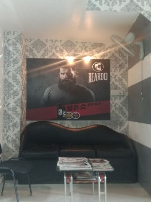 Saloon lounge