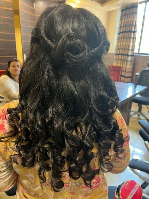 Shweta Ladies Beauty Parlour
