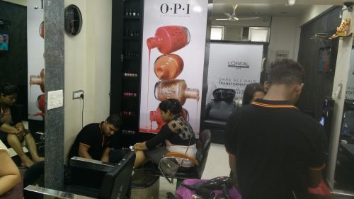 Gala Salons