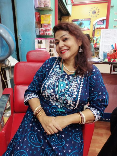 Flora Ladies Beauty Parlour