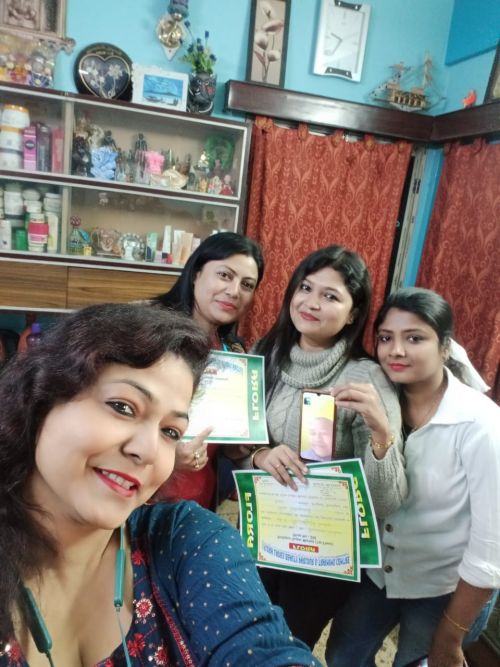 Flora Ladies Beauty Parlour