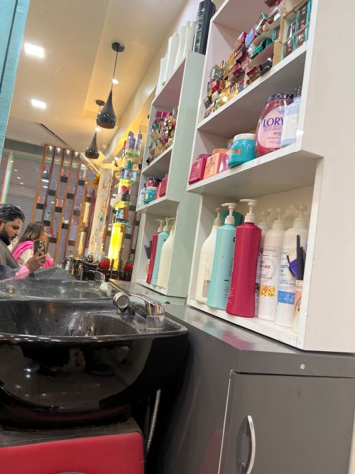 Mayz Chinese Beauty Parlour