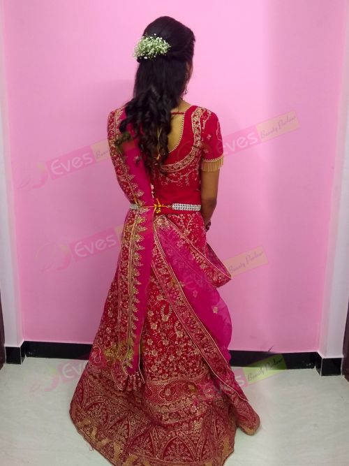 view ladies beauty parlour