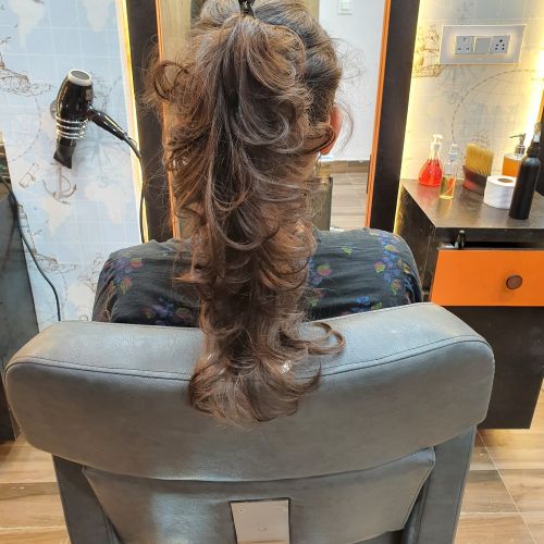 Marina Unisex Saloon & Spa.