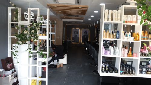 NEW FASHION HAIR CUT SALON
