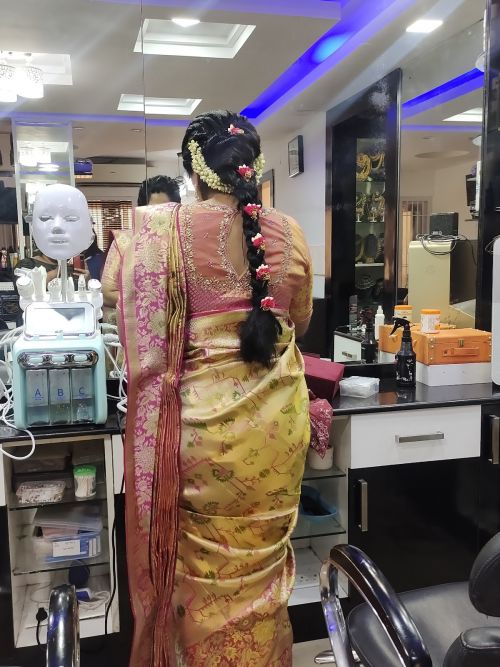 New face herbal beauty parlour