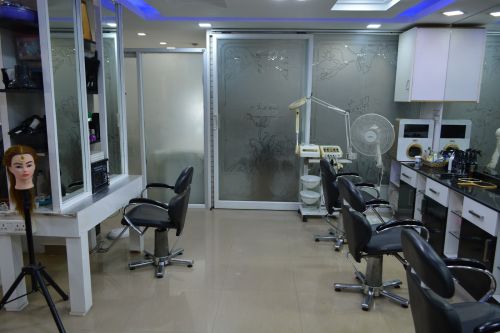 New face herbal beauty parlour